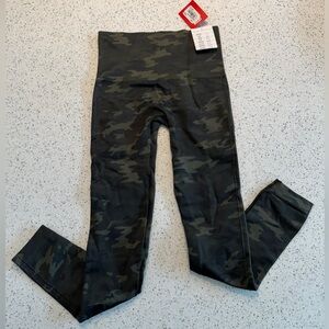 BNWT Ladies Spanx Leggings xs